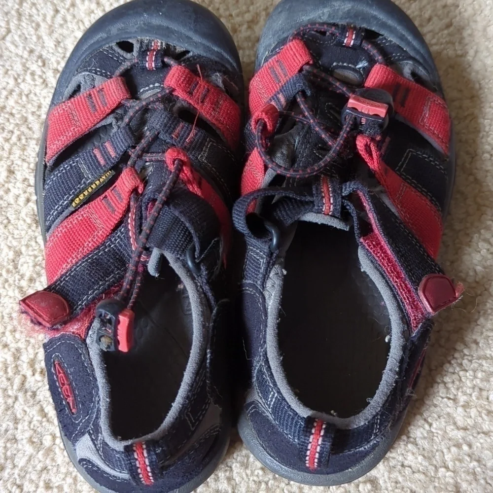 Keen Black & White Velcro Hiking Outdoor Sandals Size Kids 2